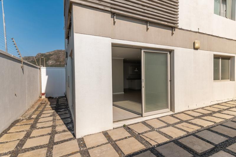 To Let 2 Bedroom Property for Rent in Muizenberg Western Cape